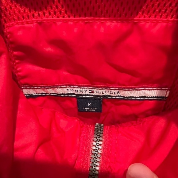 Tommy Hilfiger Wind Breaker/Rain coat. Women’s size medium - Picture 2 of 7